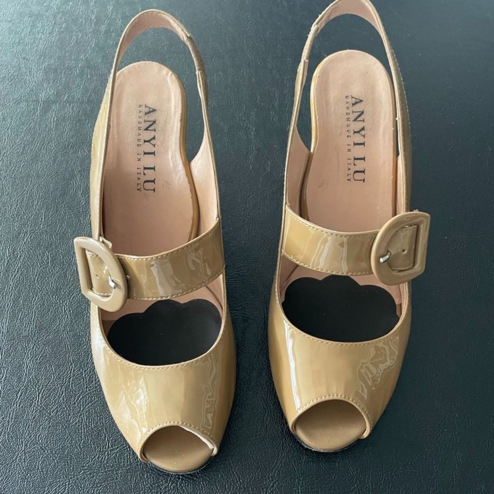 Anyi Lu size 37.5 beige sandals